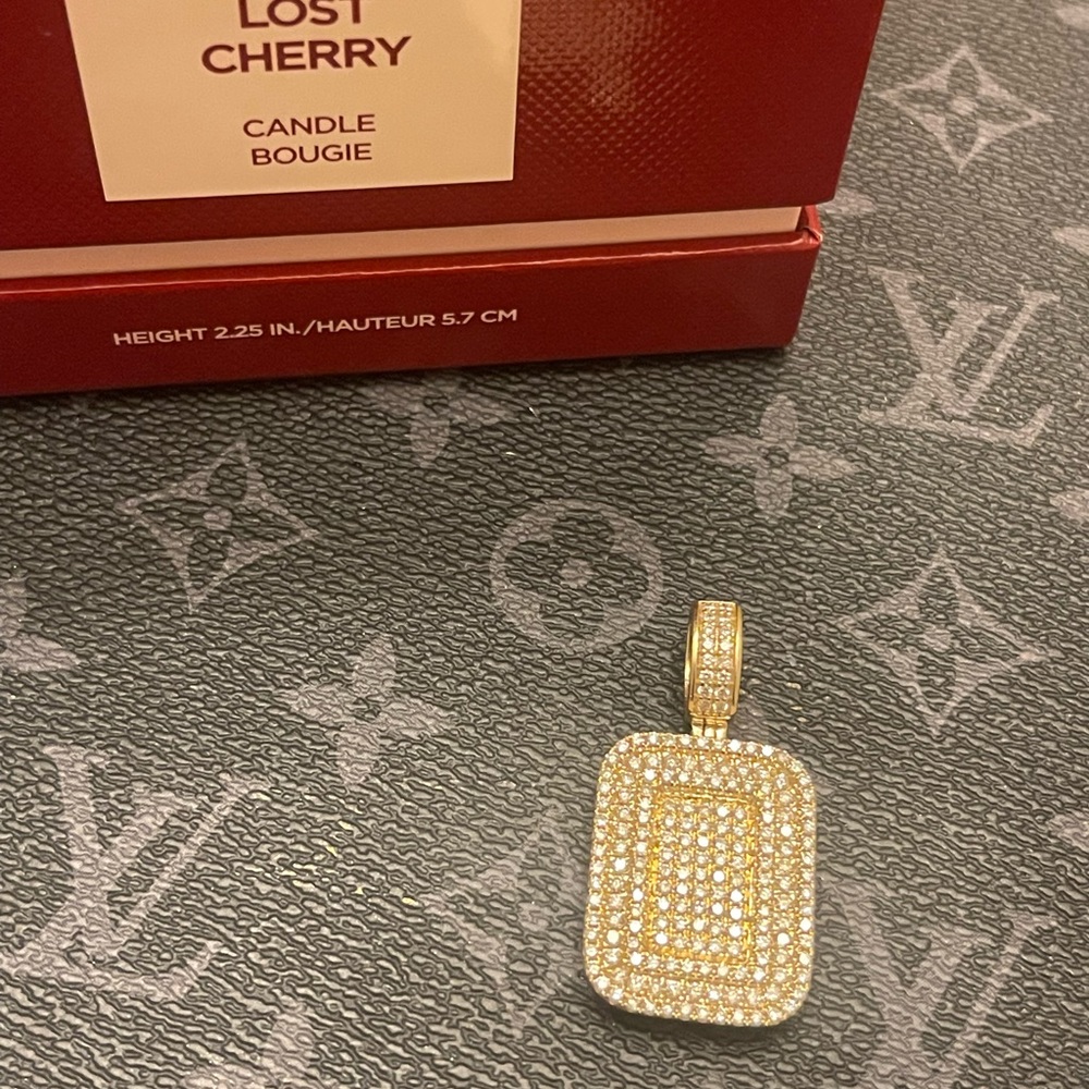 3 carat Diamond vs1 pendant 14 carat gold